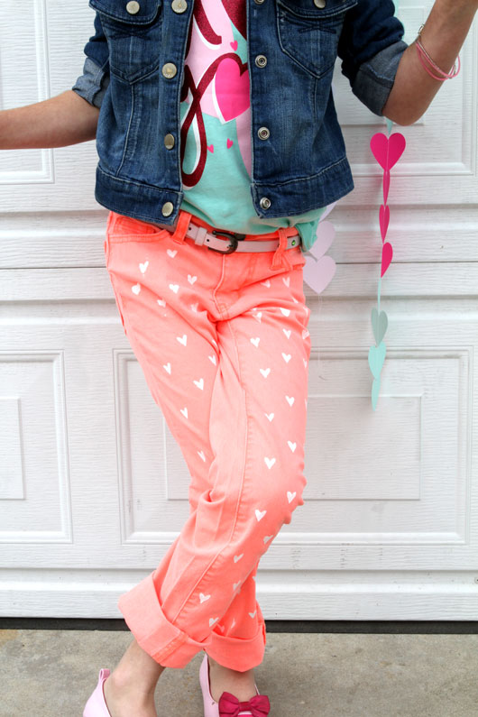 DIY-Neon-Painted-Heart-Jeans