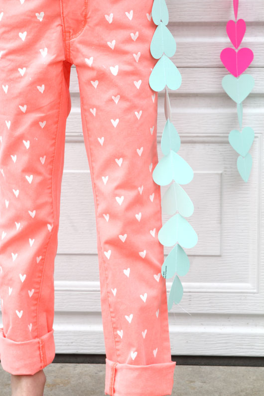 DIY-Painted-Heart-Jeans-2