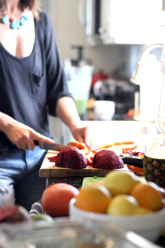 prepping-juice-veggies
