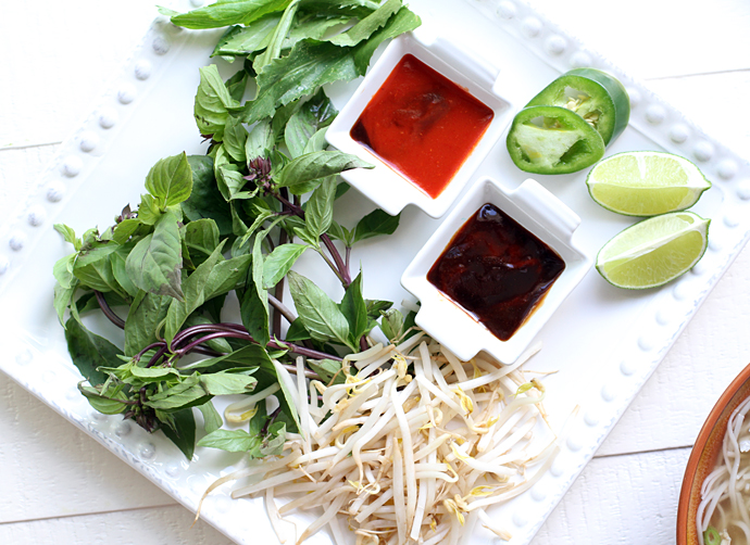 chicken-pho-toppings-and-sauce